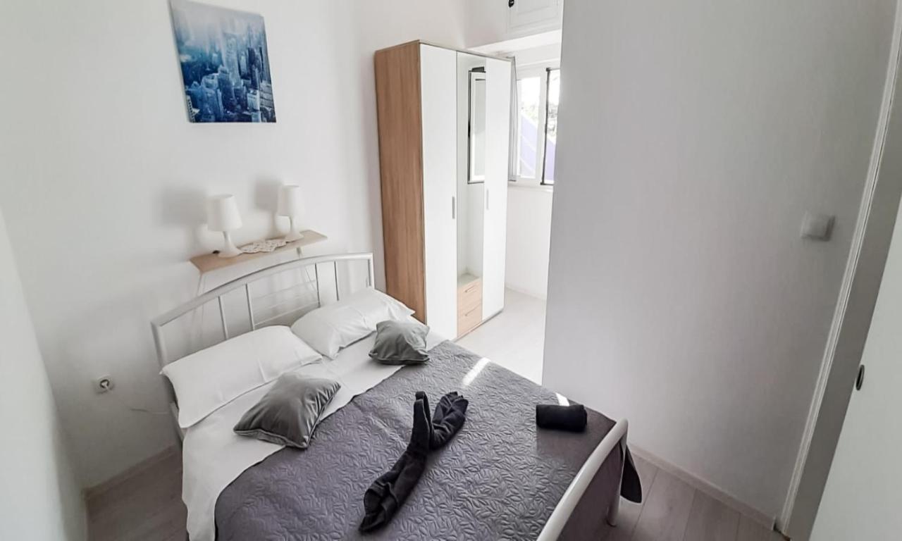 Apartments Sea Star Ivana Marina Buitenkant foto