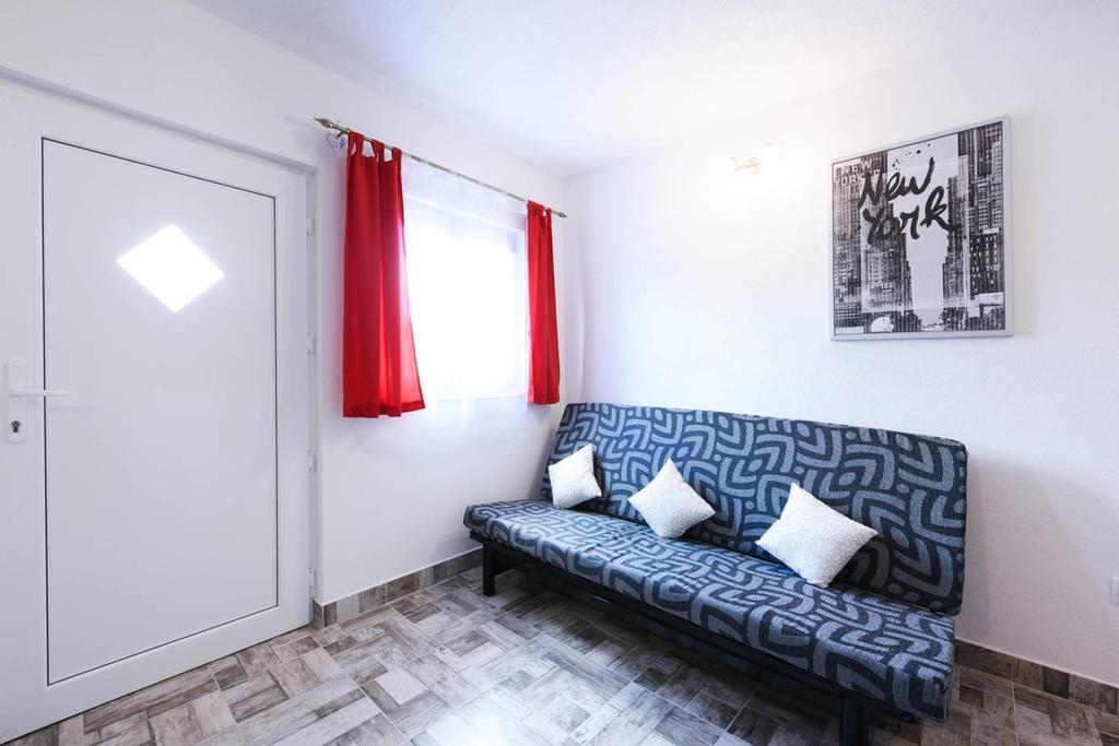 Apartments Sea Star Ivana Marina Buitenkant foto