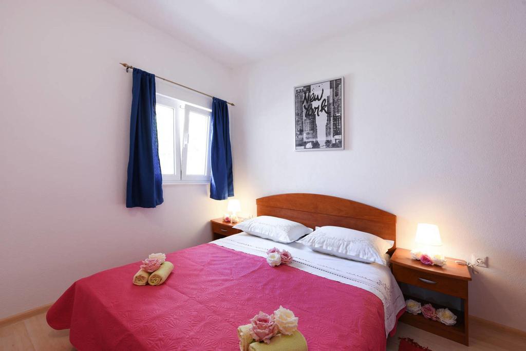 Apartments Sea Star Ivana Marina Buitenkant foto