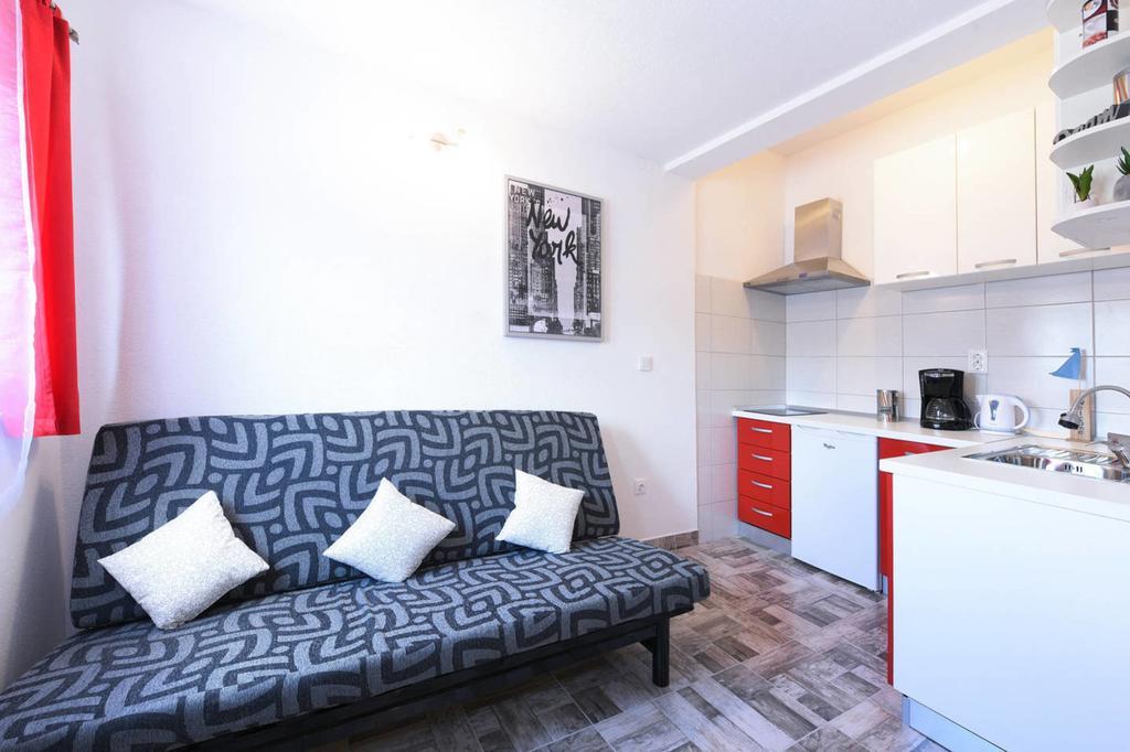 Apartments Sea Star Ivana Marina Buitenkant foto