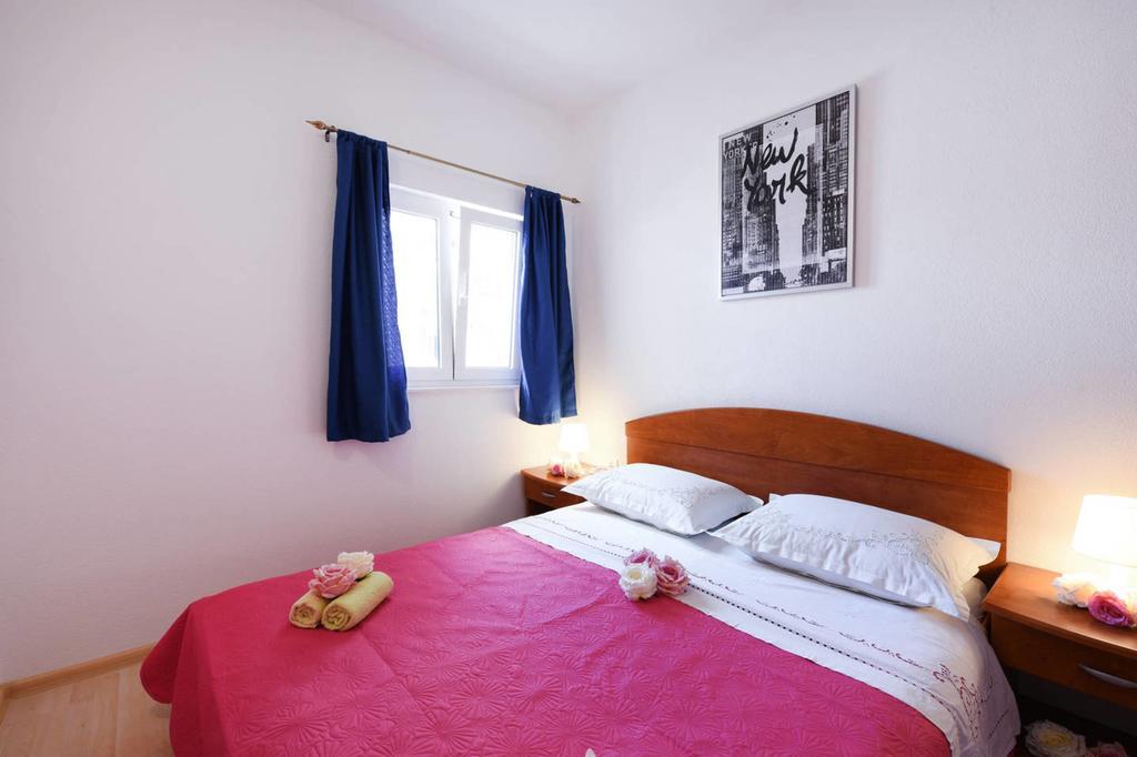 Apartments Sea Star Ivana Marina Buitenkant foto