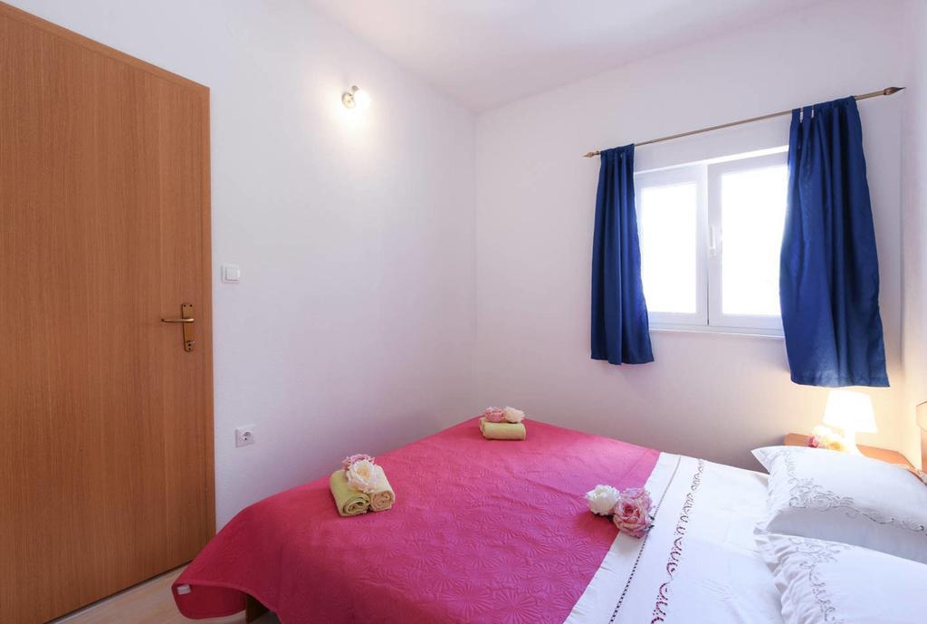 Apartments Sea Star Ivana Marina Buitenkant foto