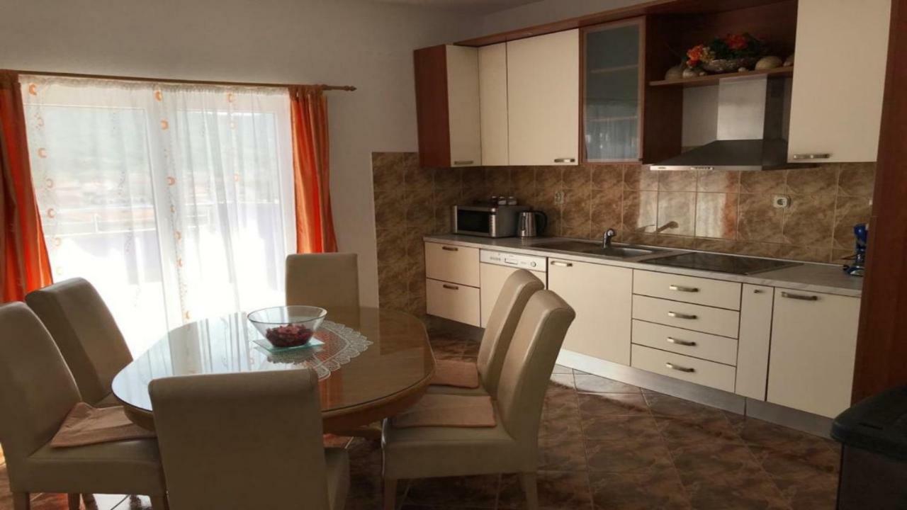 Apartments Sea Star Ivana Marina Buitenkant foto
